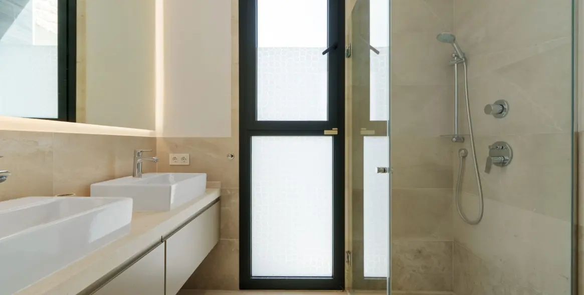 Sale of detached villa in Nueva Andalucía 40