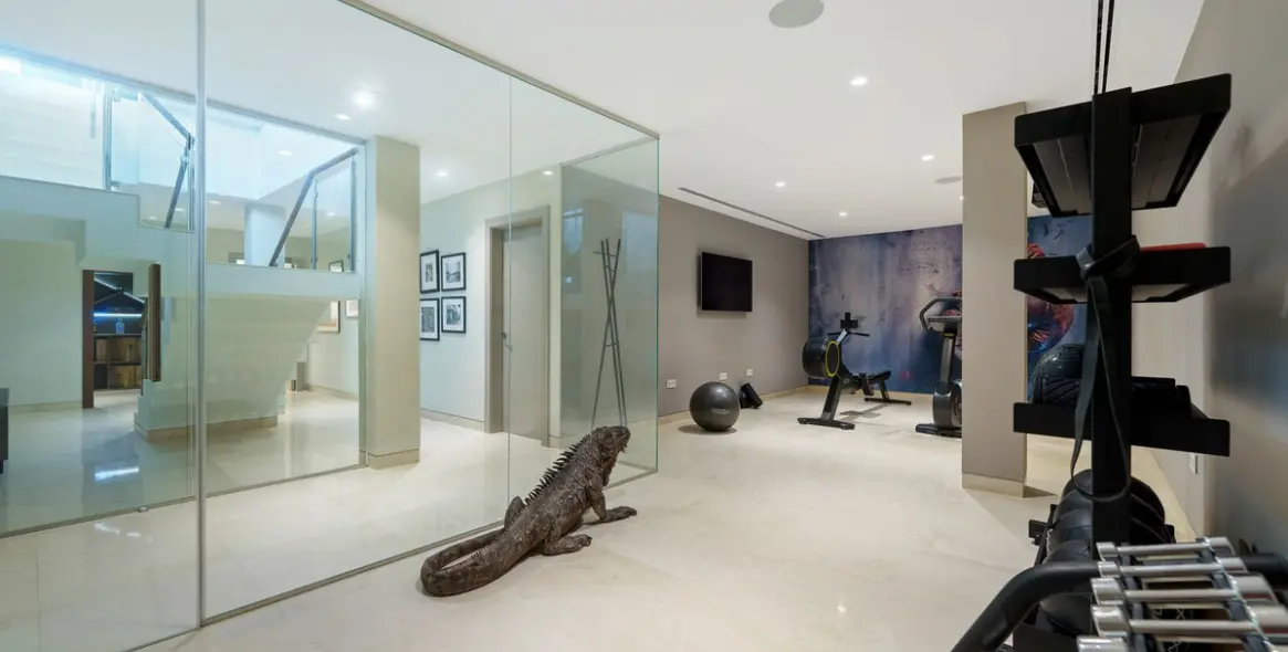 Sale of detached villa in Nueva Andalucía 41