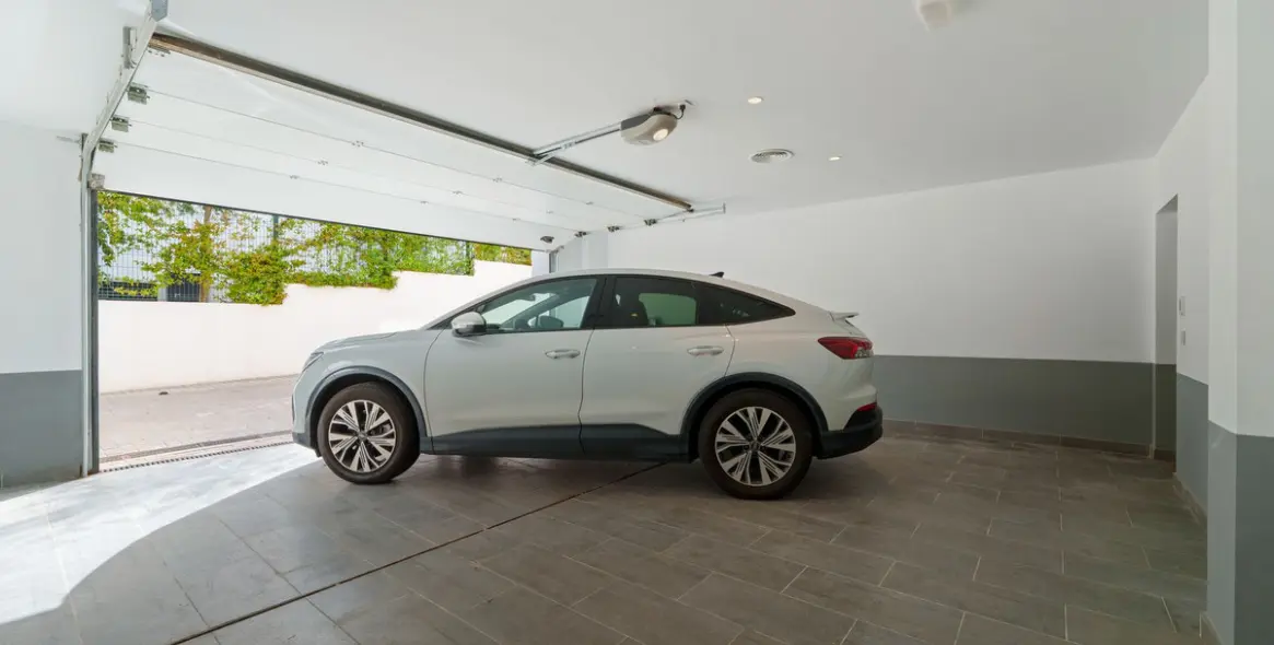 Sale of detached villa in Nueva Andalucía 43