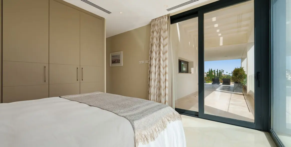 Sale of detached villa in Nueva Andalucía 57