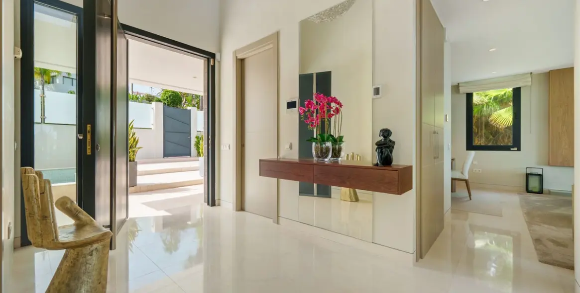 Sale of detached villa in Nueva Andalucía 59