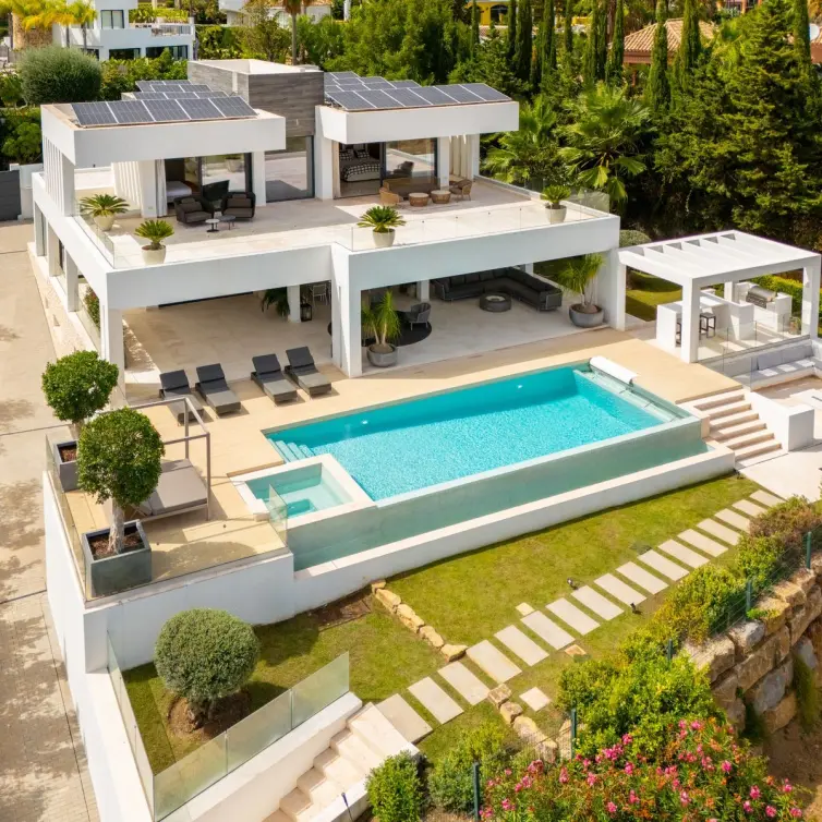 Продажа  отдельно стоящей виллы в Nueva Andalucía