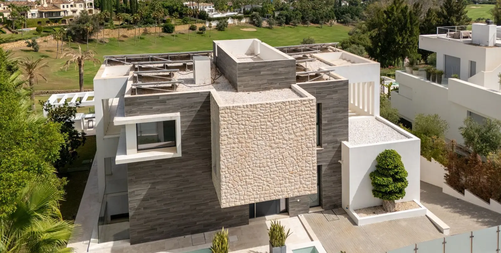 Продажа  отдельно стоящей виллы в Nueva Andalucía 53