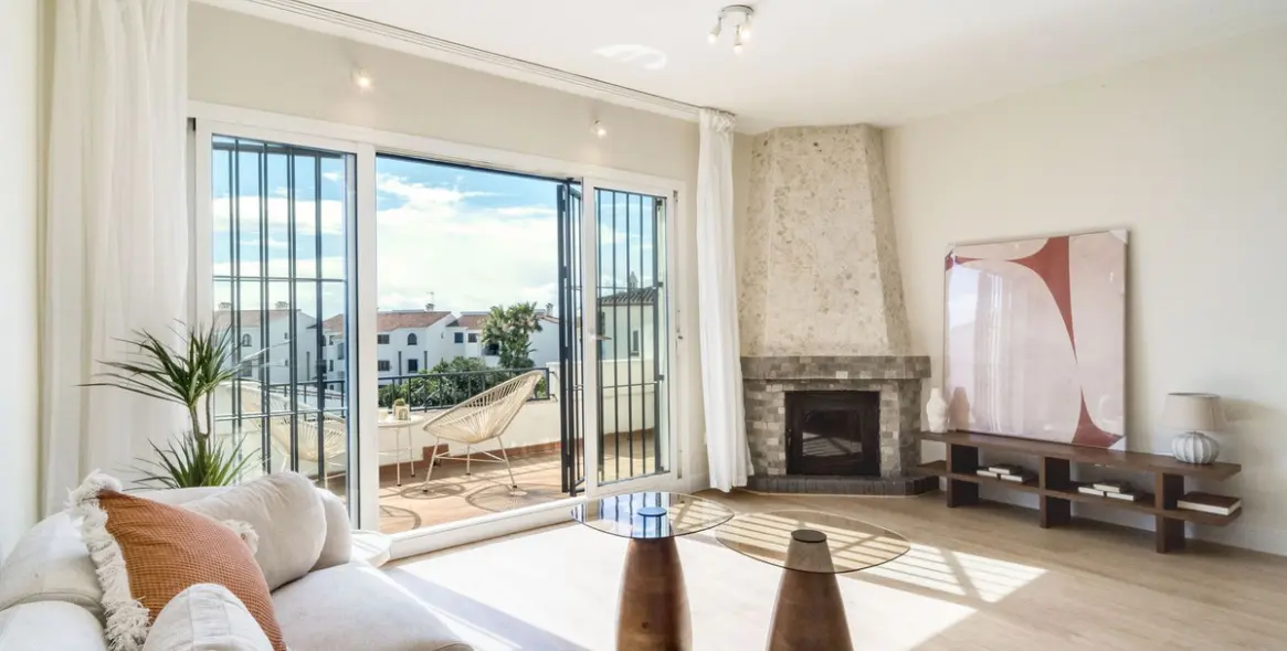 Sale of penthouse in Miraflores 12