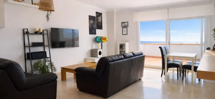 Venta de ático dúplex en Elviria 3