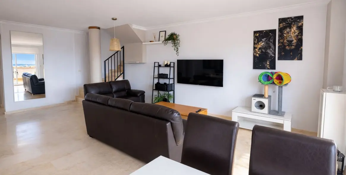 Sale of penthouse duplex in Elviria 5