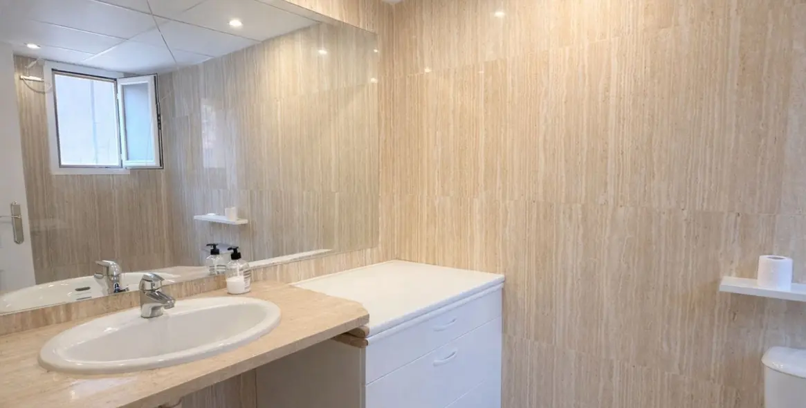 Sale of penthouse duplex in Elviria 9