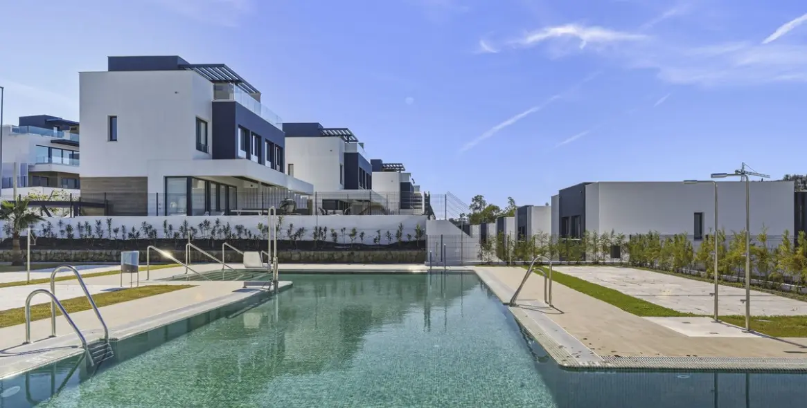 Sale of semi-detached house in Atalaya 3
