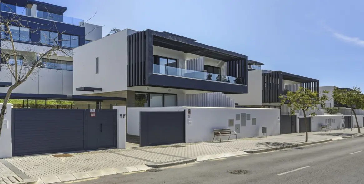 Sale of semi-detached house in Atalaya 27
