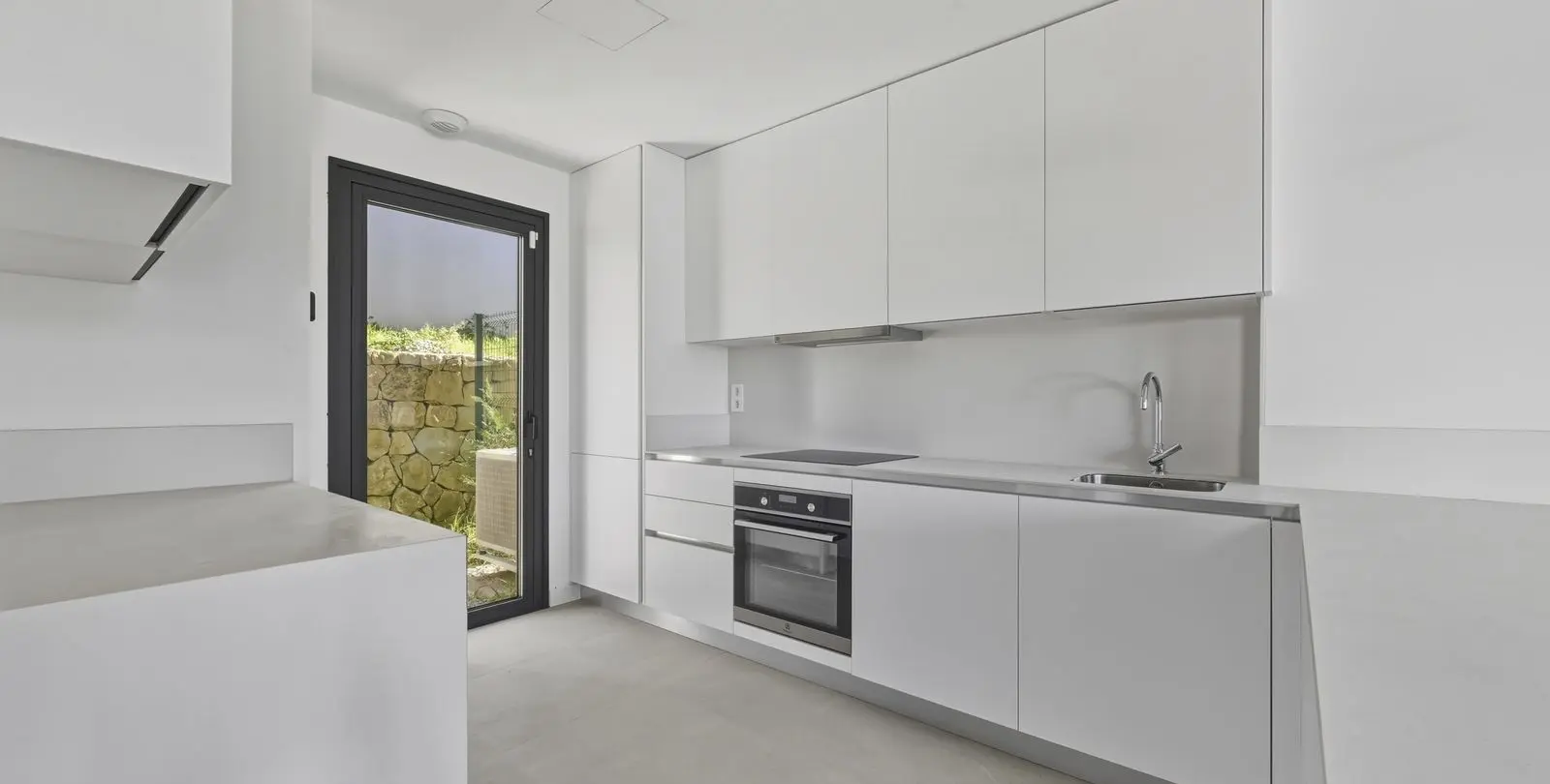 Продажа дома на две семьи в Atalaya 6