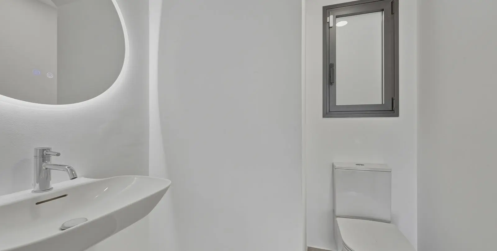 Продажа дома на две семьи в Atalaya 15