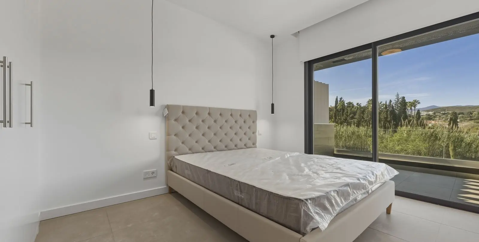 Продажа дома на две семьи в Atalaya 23