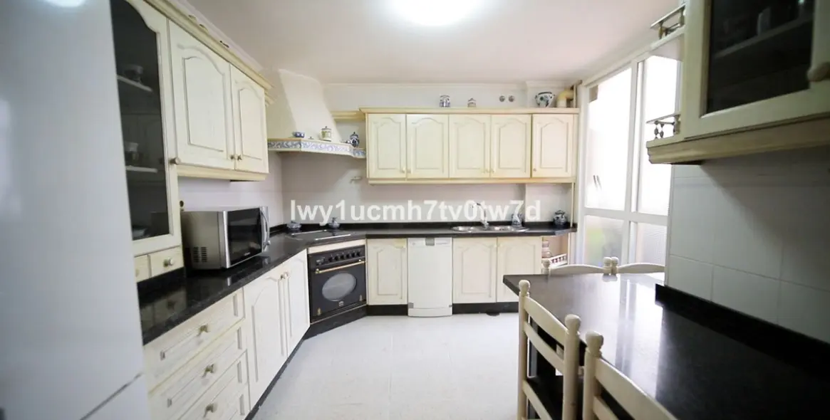 Продажа апартаментов на среднем этаже в Cerrado de Calderón 16