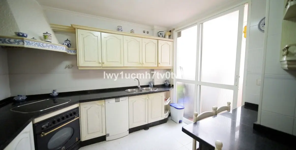 Продажа апартаментов на среднем этаже в Cerrado de Calderón 18