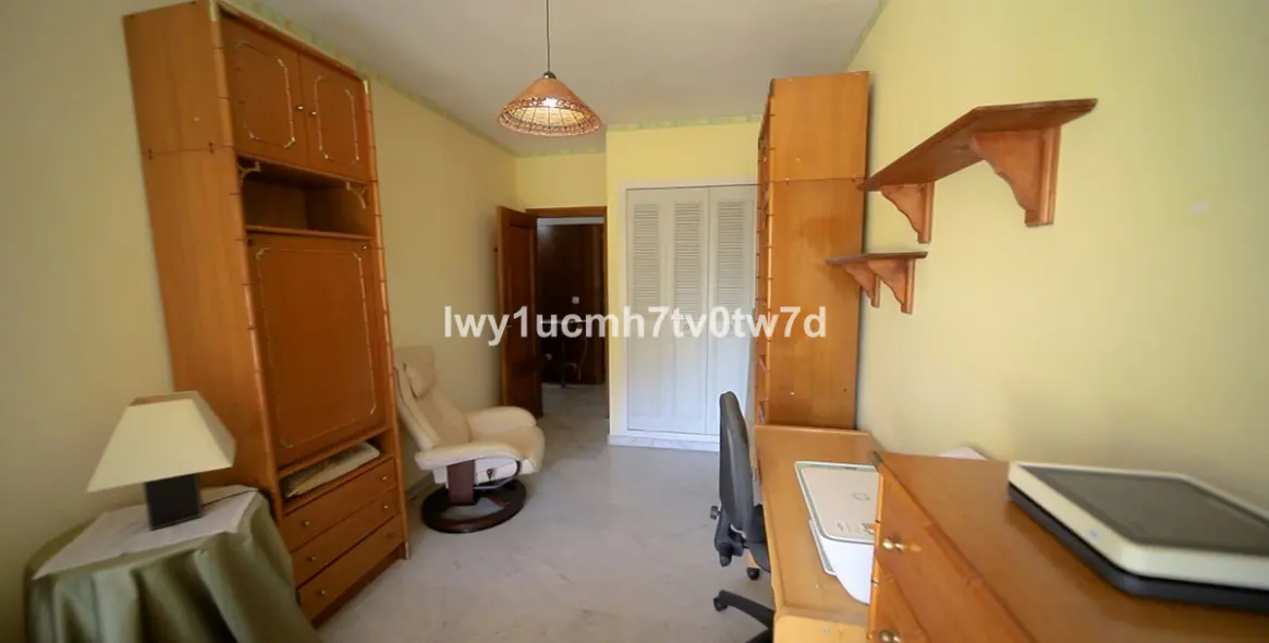 Продажа апартаментов на среднем этаже в Cerrado de Calderón 20