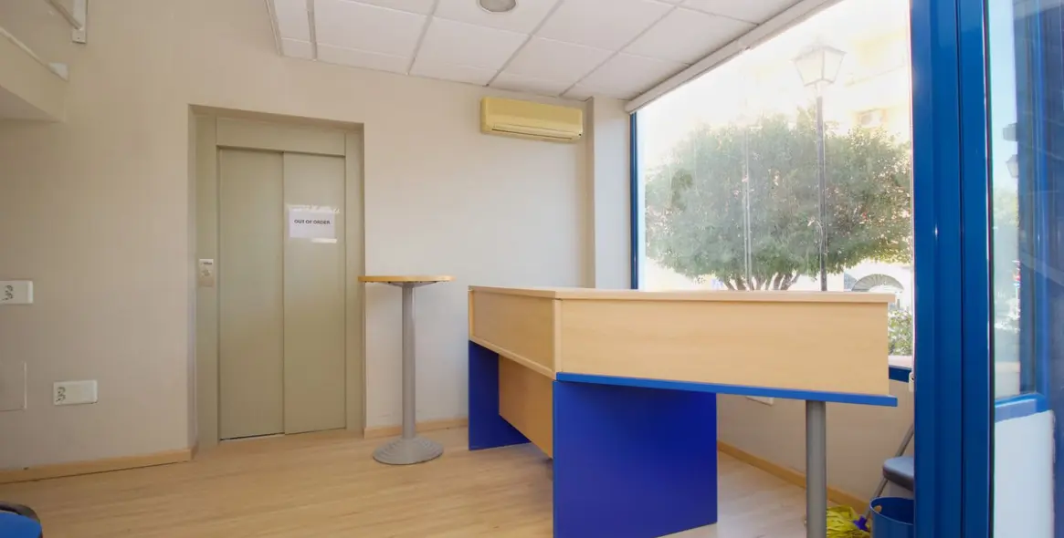 Sale of business in Coín 17