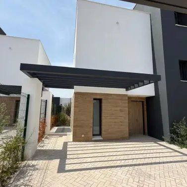 Продажа дома на две семьи в Atalaya