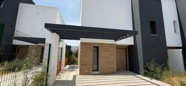 Продажа дома на две семьи в Atalaya 3
