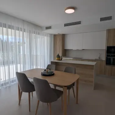 Продажа дома на две семьи в Atalaya