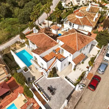 Продажа  отдельно стоящей виллы в Mijas