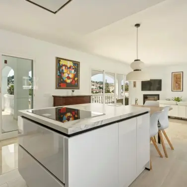 Продажа  отдельно стоящей виллы в Mijas