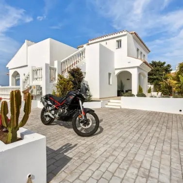 Продажа  отдельно стоящей виллы в Mijas