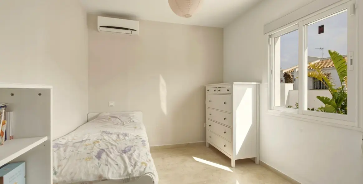 Продажа  отдельно стоящей виллы в Mijas 10