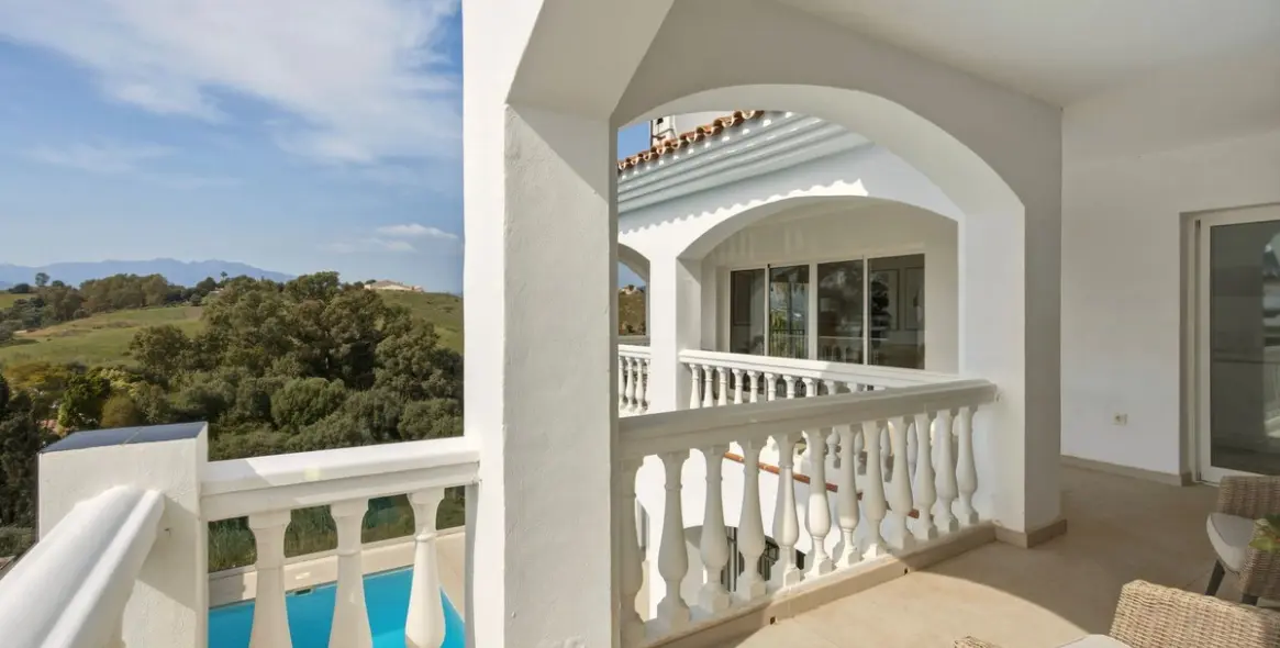 Sale of detached villa in Mijas 39