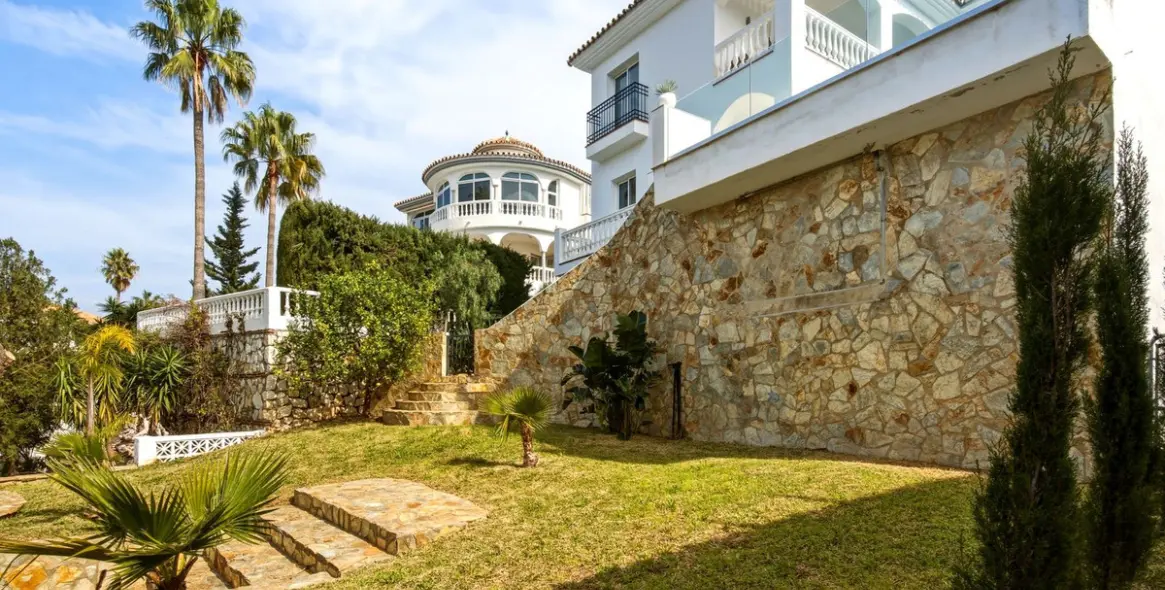 Sale of detached villa in Mijas 41