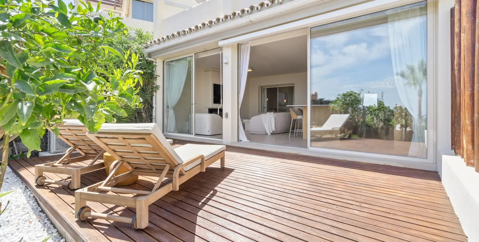 Sale of ground floor apartment in Nueva Andalucía 3