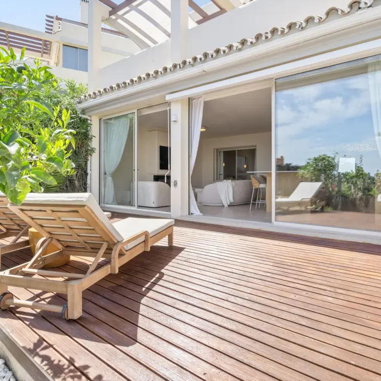 Sale of ground floor apartment in Nueva Andalucía