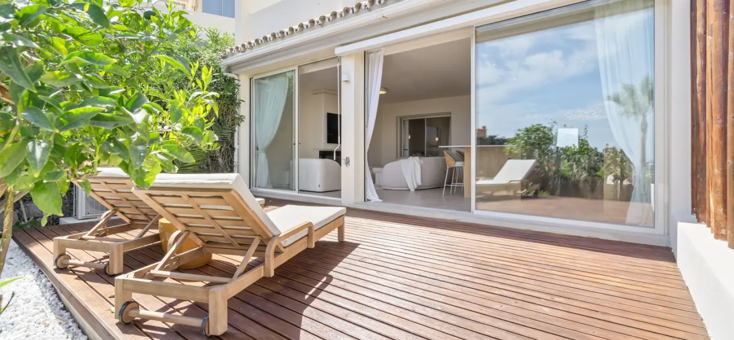 Sale of ground floor apartment in Nueva Andalucía 2