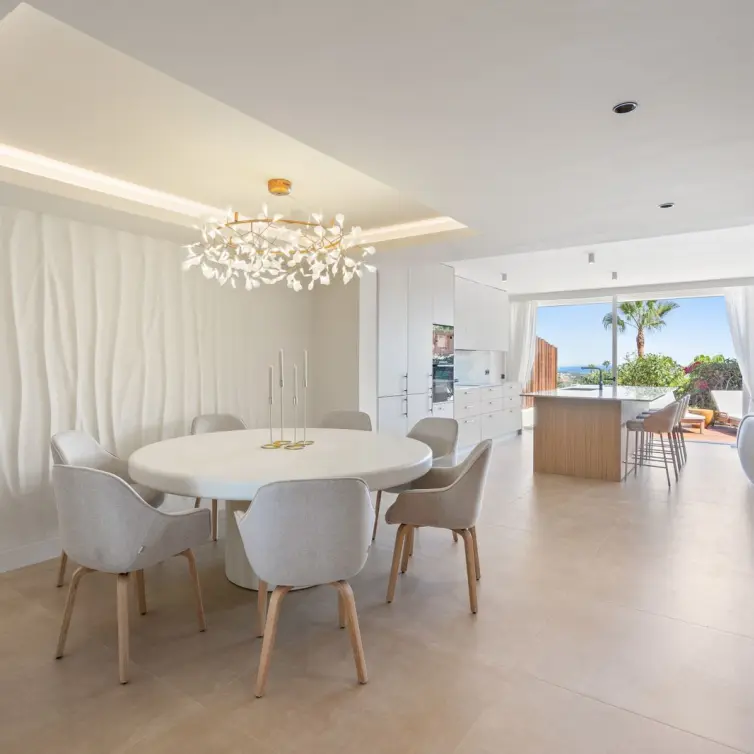 Sale of ground floor apartment in Nueva Andalucía