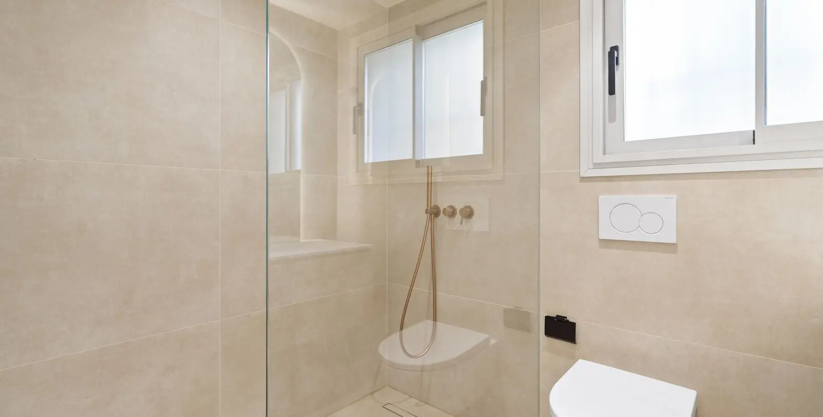 Sale of ground floor apartment in Nueva Andalucía 15