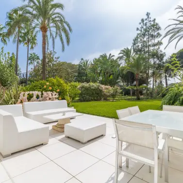 Долгосрочная аренда апартаментов на первом этаже в Puerto Banús