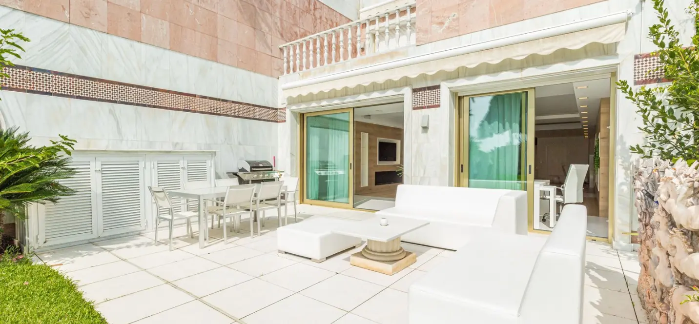 Short-term rent of ground floor apartment in Puerto Banús 0