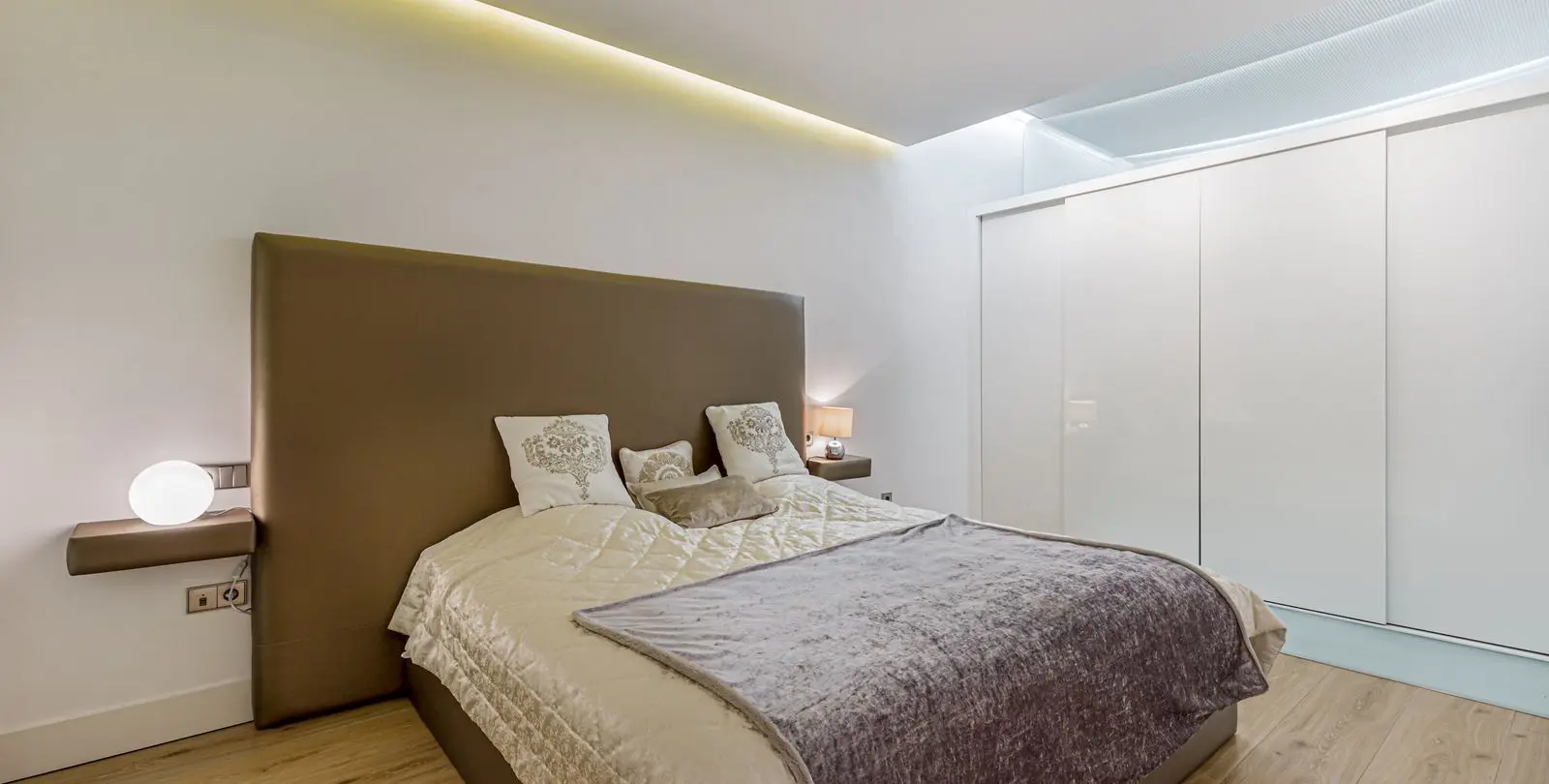 Alquiler a largo plazo de apartamento en planta baja en Puerto Banús 14