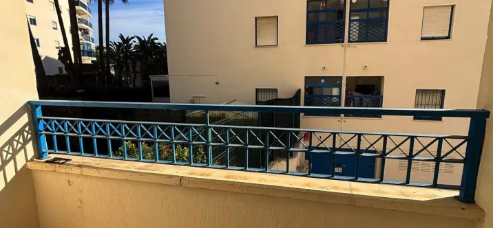 Sale of ground floor apartment in Estepona 2