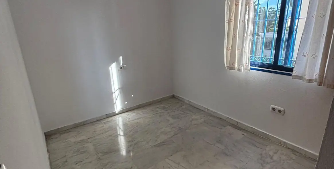 Sale of ground floor apartment in Estepona 5