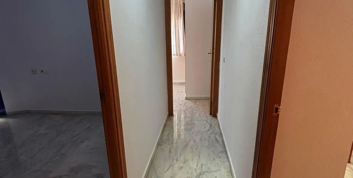 Sale of ground floor apartment in Estepona 10