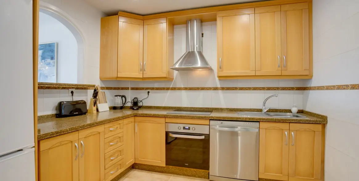 Sale of ground floor apartment in Estepona 3