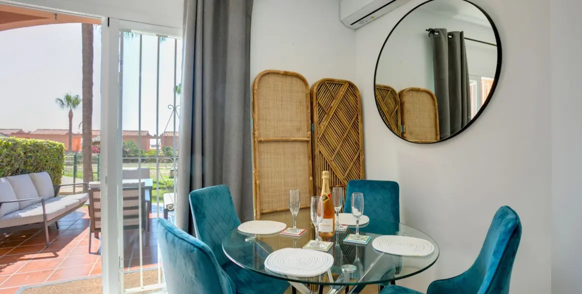 Sale of ground floor apartment in Estepona 7