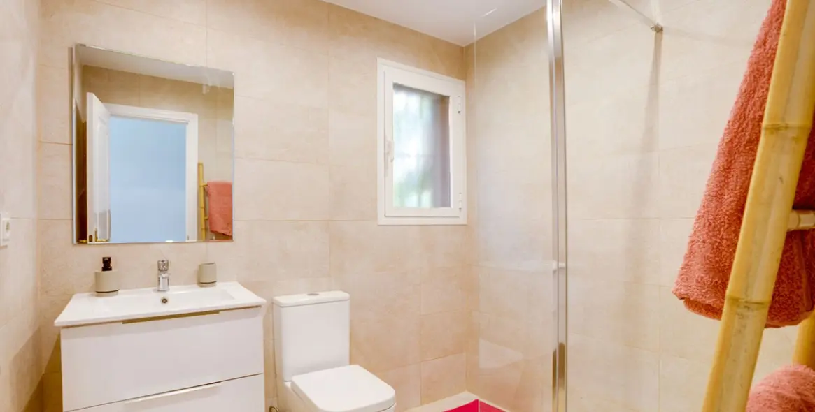 Sale of ground floor apartment in Estepona 9