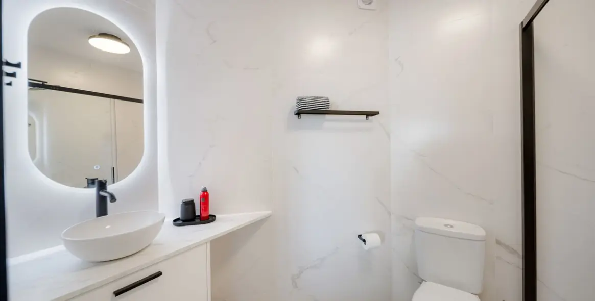 Sale of middle floor apartment in Calahonda 15