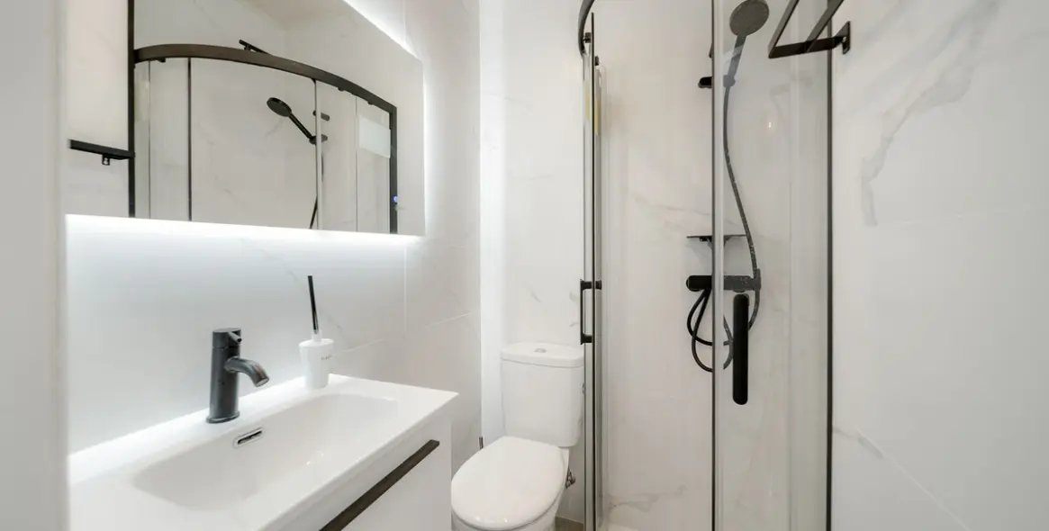 Sale of middle floor apartment in Calahonda 18