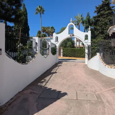 Sale of townhouse in Calahonda