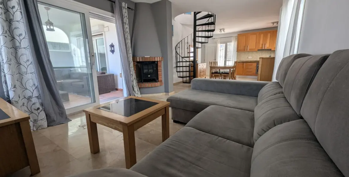 Sale of townhouse in Calahonda 7