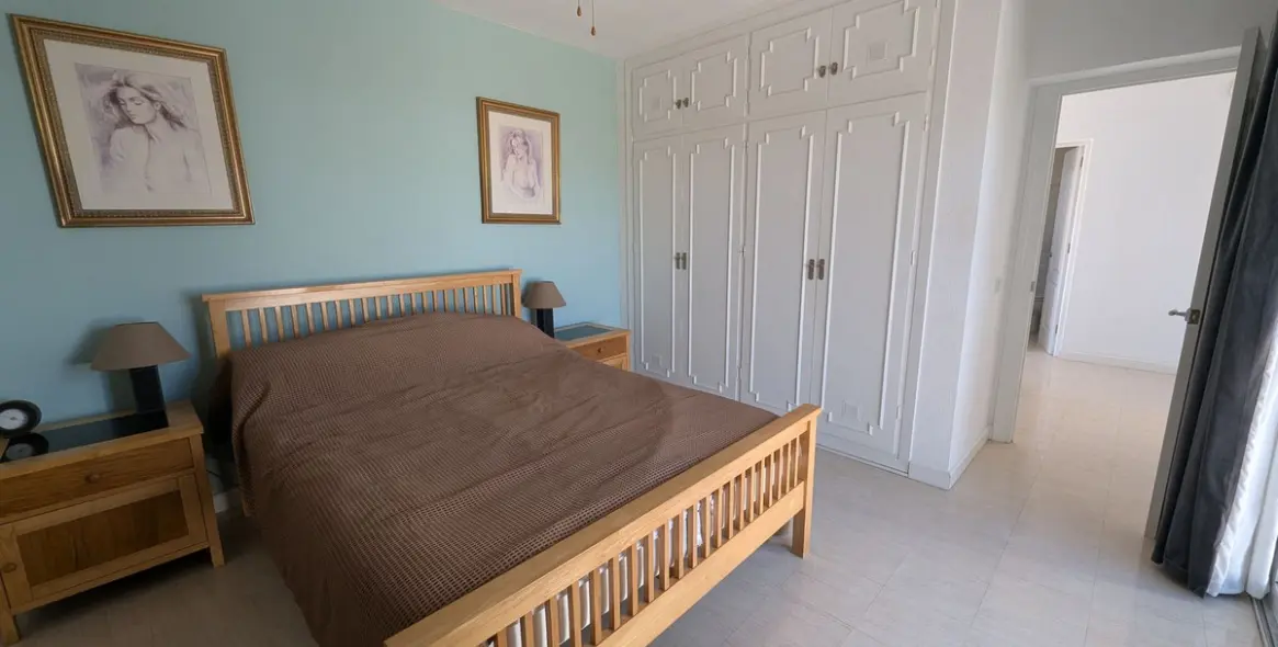 Sale of townhouse in Calahonda 28