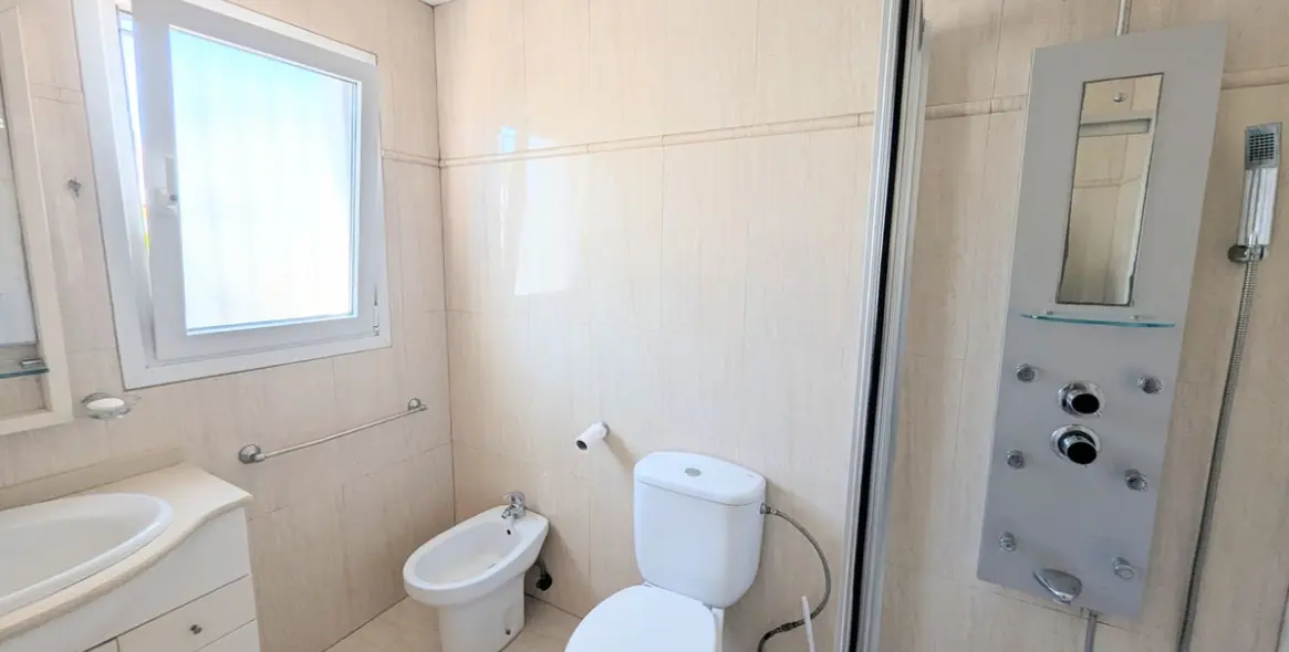 Sale of townhouse in Calahonda 29