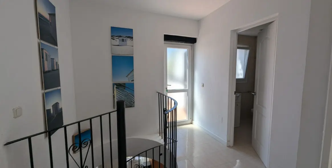 Sale of townhouse in Calahonda 38
